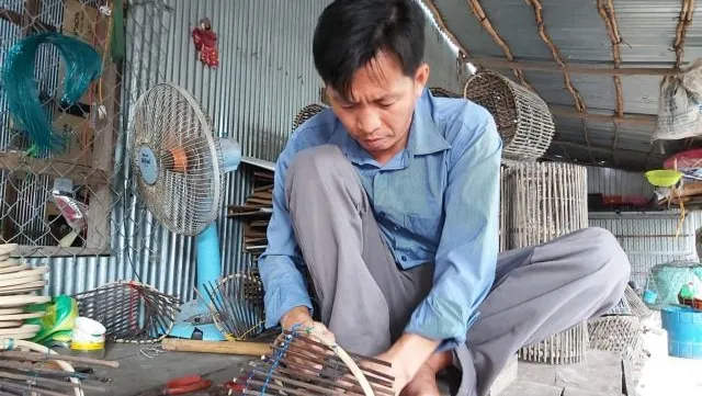 Mekong farmers adapt to low flood levels