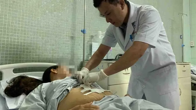 HCM City hospital removes woman’s spleen with 5kg tumour