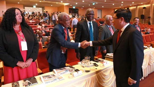 Việt Nam and Middle East, Africa have various potentials to expand co-operation: Deputy PM