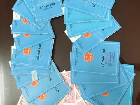 Five seized for making fake temporary residence books