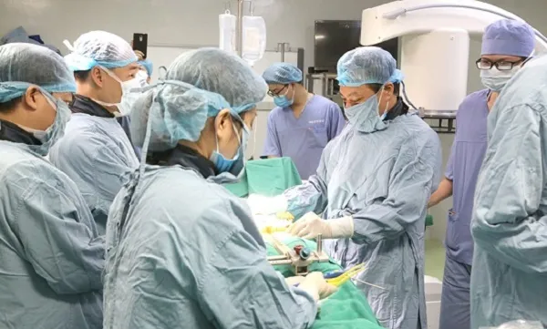 First provincial hospital uses robot in surgery