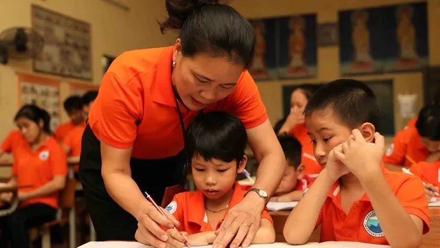 Teacher spends 17 years teaching children with disabilities for free