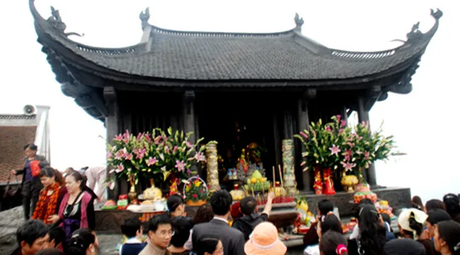 Quang Ninh vibrant with Yen Tu spring festival