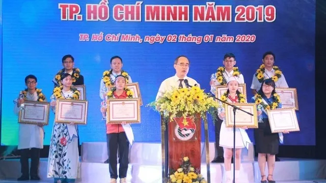 Ho Chi Minh City honours outstanding young citizens