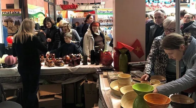 Vietnam Embassy in Ukraine attends Charity Fair 2019