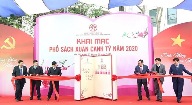 Hanoi opens 2020 Spring Book Street