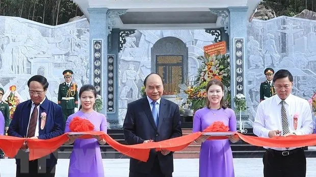 PM attends inauguration of martyr memorial temple in Quang Nam