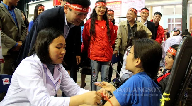 Thousands of people attend Red Sunday blood donation festival