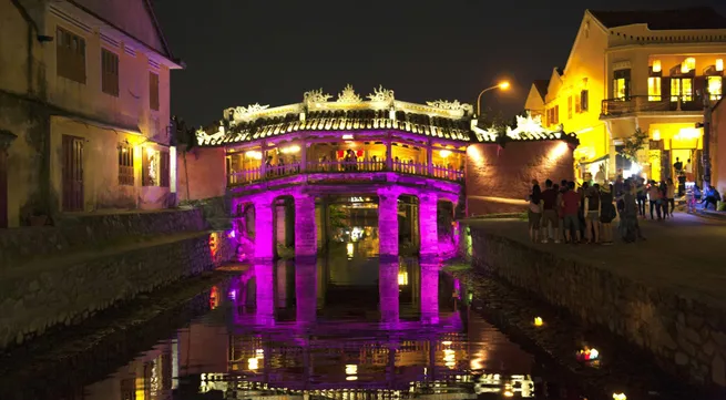 Hoi An ancient town pilots outdoor art shows