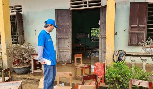 UNICEF grants aid to children in flood-hit central region