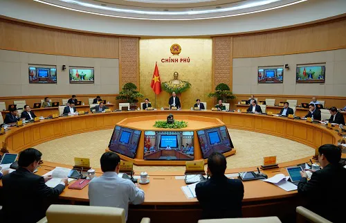 PM Phuc orders urgent aid to relieve flood-hit localities
