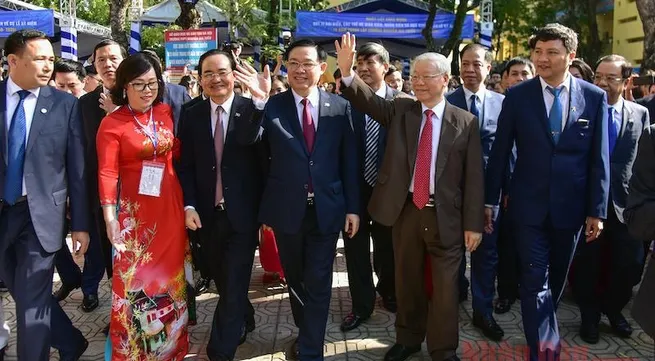 Party chief attends 70th founding anniversary of Nguyen Gia Thieu High School