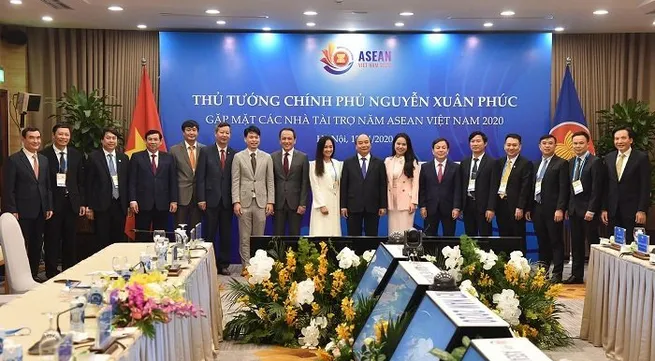 PM meets sponsors of 37th ASEAN Summit and Related Summits