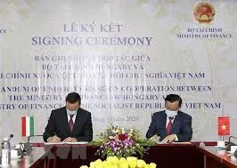 Vietnam, Hungary sign MoU on financial cooperation