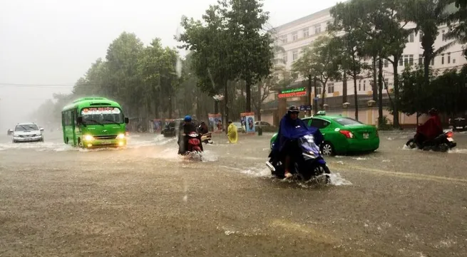 Central region and Central Highlands continue to face heavy rains