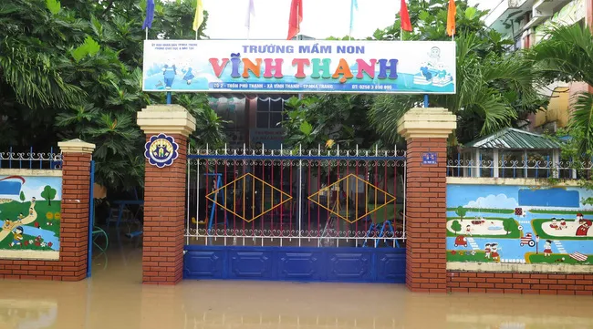 Heavy rains cause flooding and landslide in Khanh Hoa