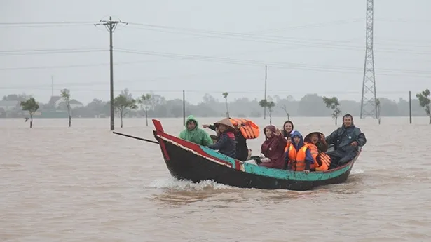 Canada provides US$400,000 aid to support flood-hit Ha Tinh and Quang Tri