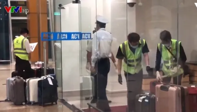 Korean passengers flown back home from Da Nang city