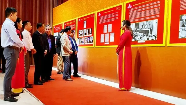 Quang Ninh’s photo exhibition features development of CPV