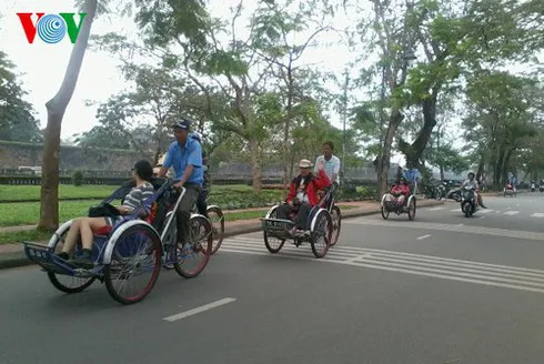 Cyclo tours in Hue ancient city