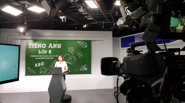 VTVcab broadcasts live lectures on multiple platforms