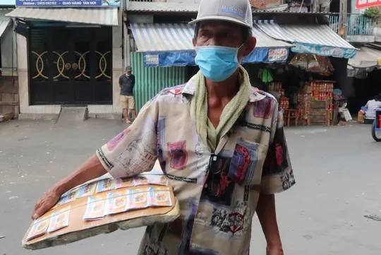 HCMC proposes support lottery ticket sellers affected by pandemic