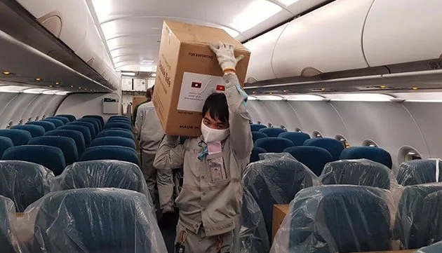 Vietnam Airlines carries medical equipment to Laos, Cambodia