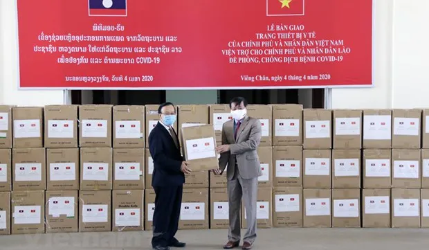 Vietnam-donated medical equipment handed over to Laos