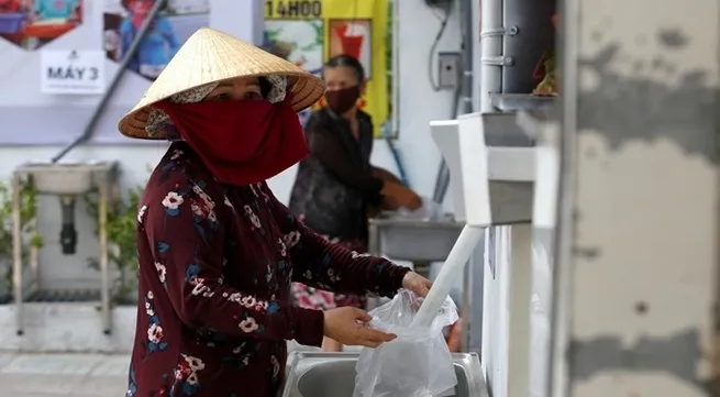 Vice President praises inventor of “rice ATM”
