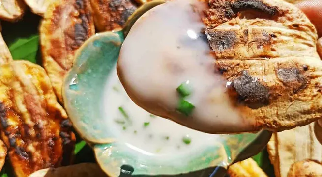 Nuts for bananas: a snack of youth