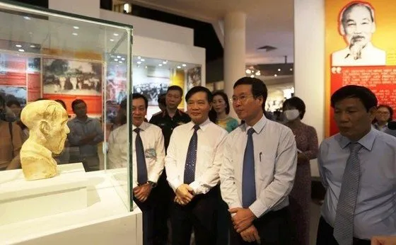 Exhibition on President Ho Chi Minh opens in Hanoi