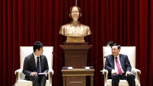 Hanoi leader receives AEONMALL Vietnam General Director