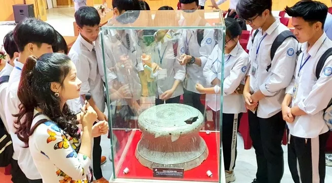 Three national treasures on display at Quang Ninh Museum