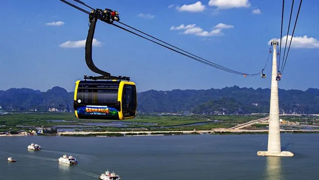 Hai Phong inaugurates cable car route to Cat Ba Island