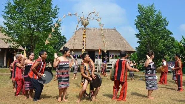 Cultural village celebrates Vietnam Family Day with various activities