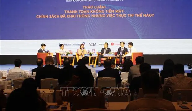 Banking transactions, mobile payments grow sharply in first four months