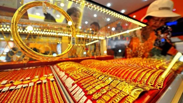 Gold hits nine-year high at VND51 million per tael