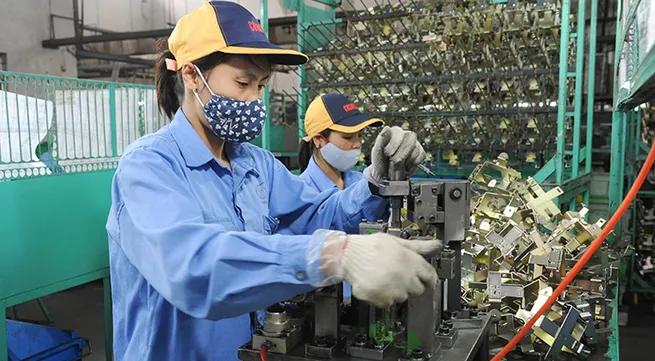 Oxford Economics forecast Vietnam’s GDP to grow 2.3 percent in 2020