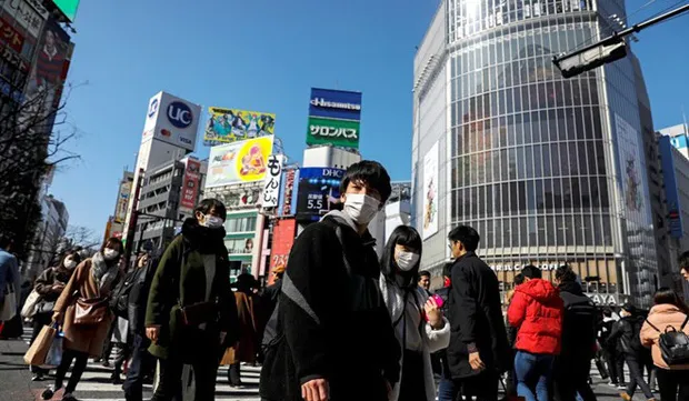 Japan eases restrictions on entry