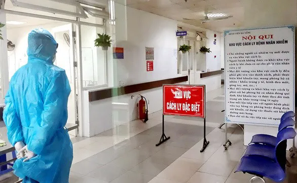 Hanoi, HCMC close non-essential businesses to prevent COVID-19 spread