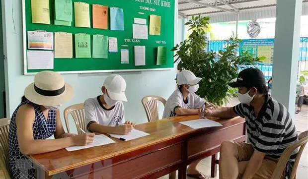 HCM City monitors public transport hubs, vehicles for COVID-19 safety measures