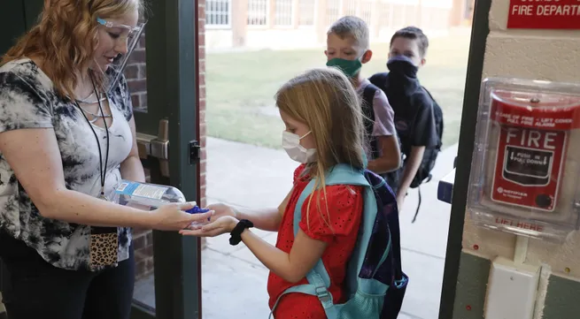 France makes face masks mandatory for students aged 11 and above