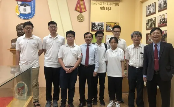 Vietnam strikes two golds at 61st International Mathematical Olympiad