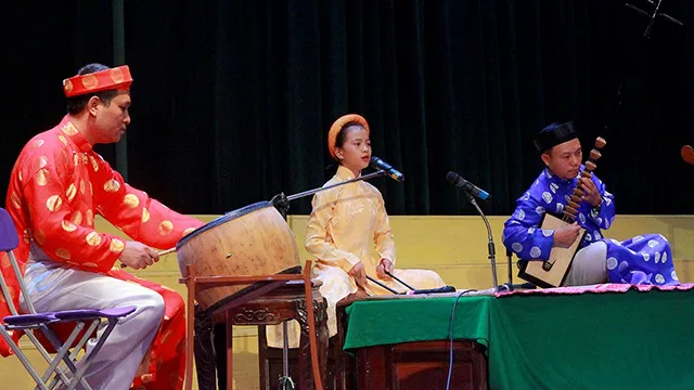 Nghi Xuan district residents work to keep folklore melodies alive