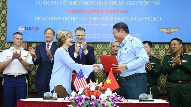 Việt Nam, US co-operate in dioxin cleanup at Biên Hòa airbase