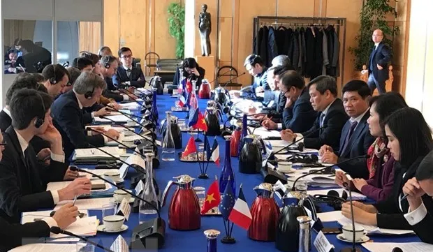 Việt Nam, France hold high-level dialogue to promote economic co-operation