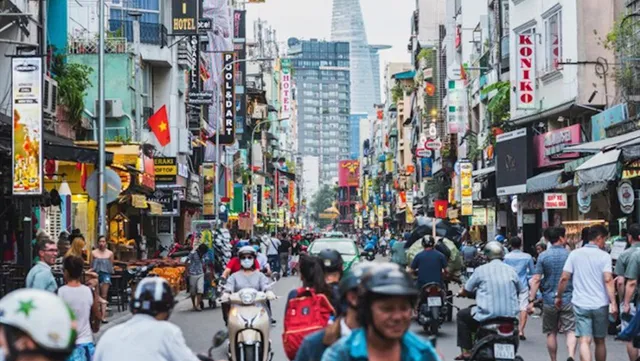 Foreign insurers eye promising Vietnamese market