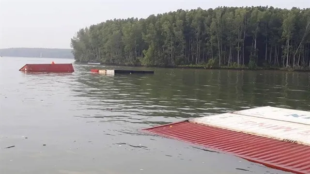 Sunk container ship to be raised from Long Tau River