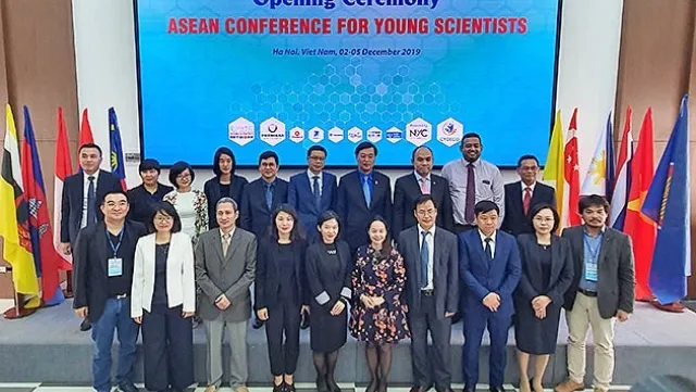 Young scientists discuss sustainable development in ASEAN