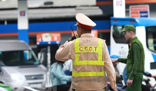 PM calls for traffic safety during new year holidays